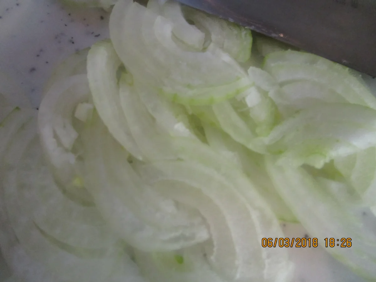 Rezept: Steinbeißer Filet mit kalter Paprikasauce und Zucchinigemüse Bild Nr. 5377 Steinbeißer Filet mit kalter Paprikasauce und Zucchinigemüse - Rezept - Bild Nr. 5377