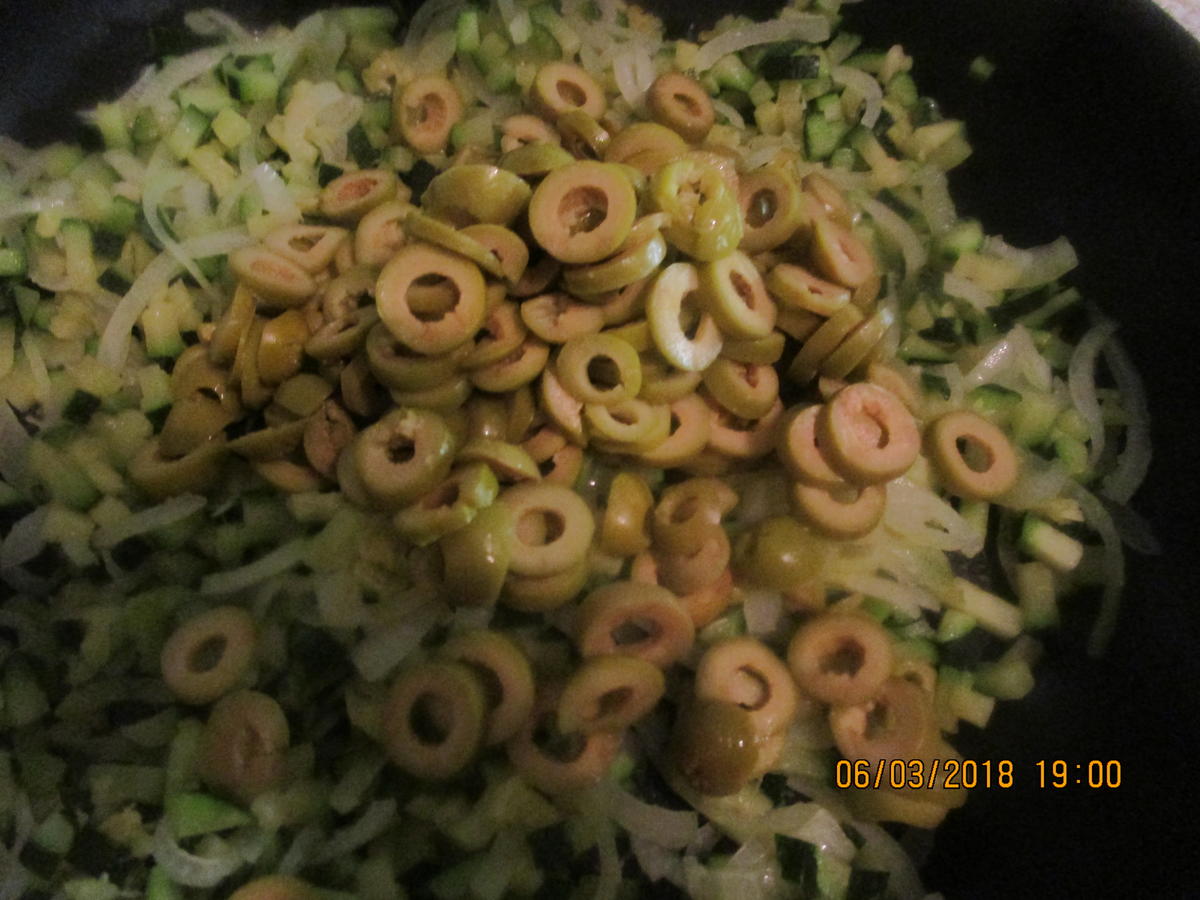 Steinbeißer Filet mit kalter Paprikasauce und Zucchinigemüse - Rezept - Bild Nr. 5383
