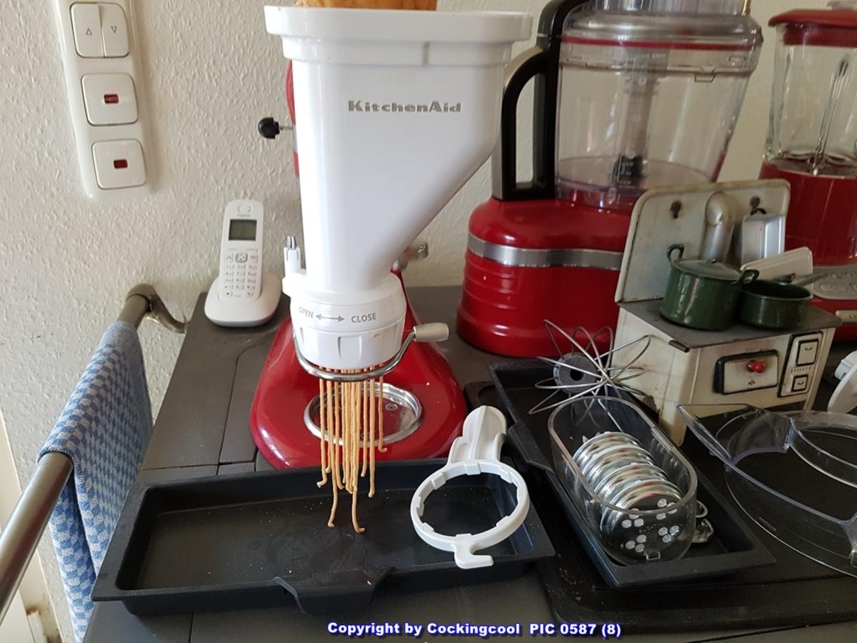 Rote Spaghetti (mit Knoblauch und Chili) selbst herstellen - Rezept - Bild Nr. 5374