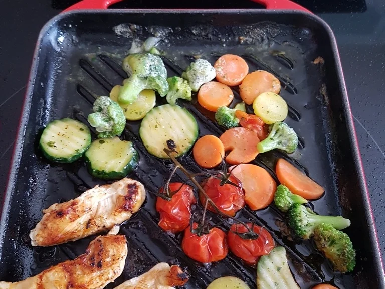 Rezept: Rote Spaghetti (mit Knoblauch und Chili) selbst herstellen Bild Nr. 5377 Rote Spaghetti (mit Knoblauch und Chili) selbst herstellen - Rezept - Bild Nr. 5377