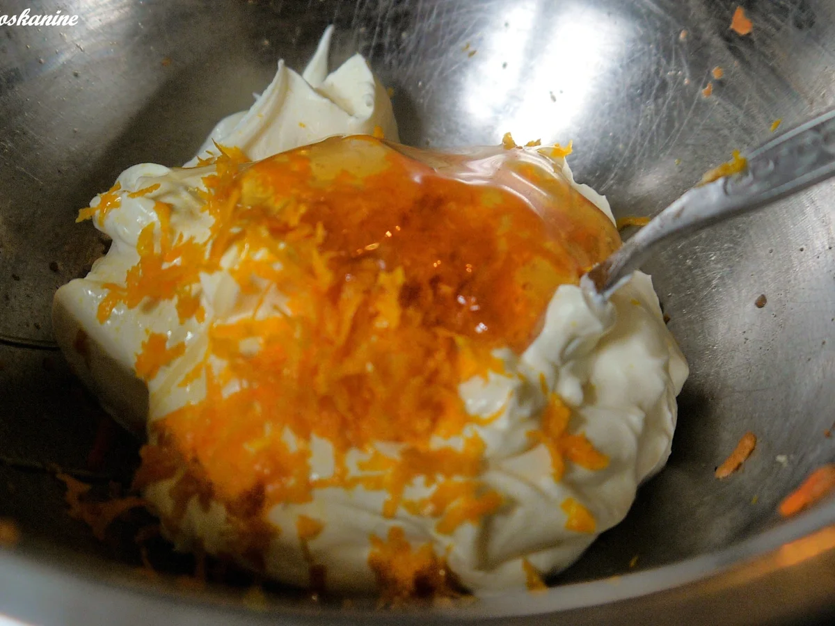 Möhren-Streuselkuchen mit Orangenschmand - Rezept - Bild Nr. 10