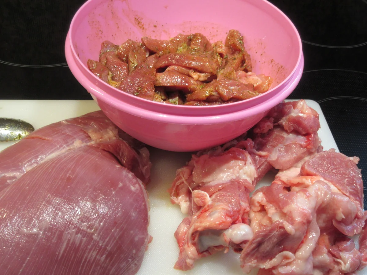 Geflügel: Puten-Geschnetzeltes "Gyros-Art" aus dem Römertopf - Rezept - Bild Nr. 5398