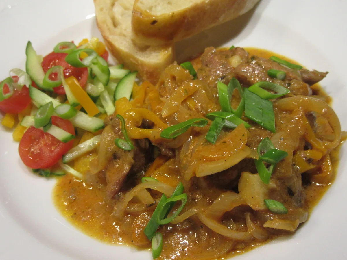 Geflügel: Puten-Geschnetzeltes "Gyros-Art" aus dem Römertopf - Rezept - Bild Nr. 5404