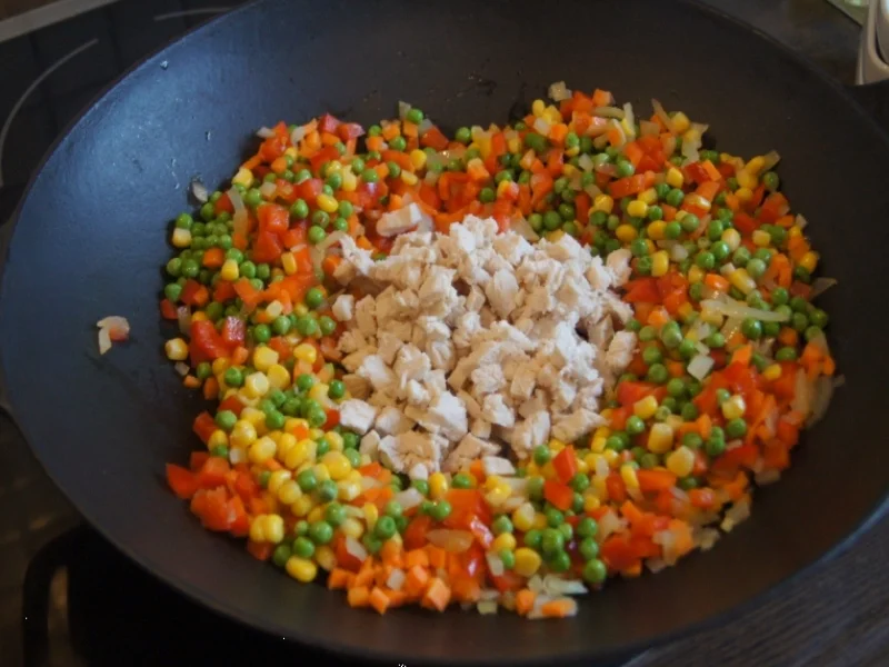 Gebratener Reis mit Gemüse, Ei und Hähnchenfleisch - Rezept - Bild Nr. 5408