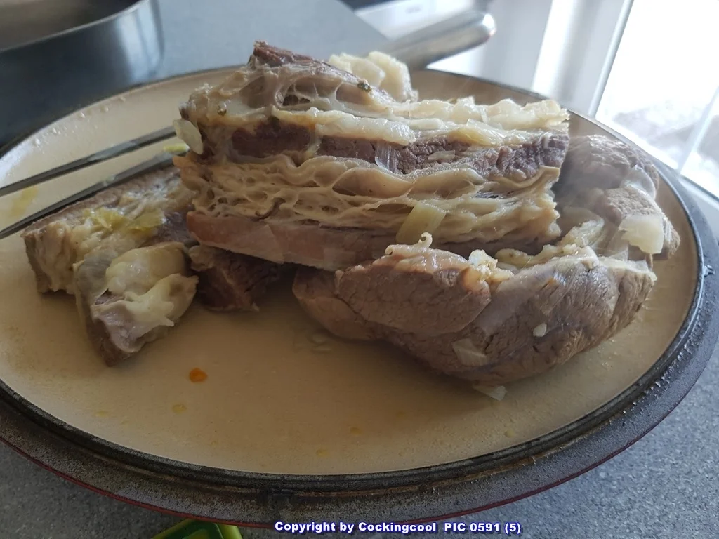 Rezept: Rindfleischsuppe mit viel Fleisch und schönen Gewürzen Bild Nr. 5400 Rindfleischsuppe mit viel Fleisch und schönen Gewürzen - Rezept - Bild Nr. 5400
