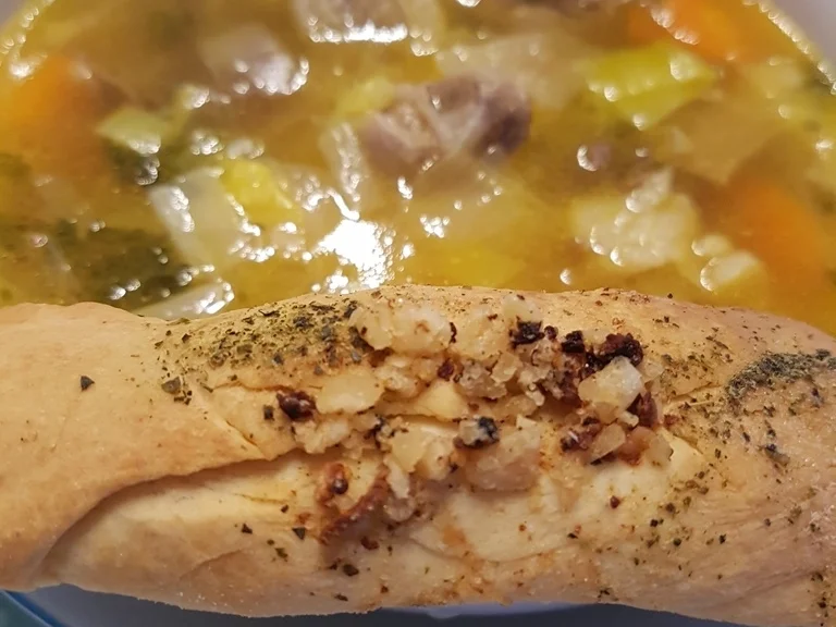 Rezept: Rindfleischsuppe mit viel Fleisch und schönen Gewürzen Bild Nr. 5401 Rindfleischsuppe mit viel Fleisch und schönen Gewürzen - Rezept - Bild Nr. 5401