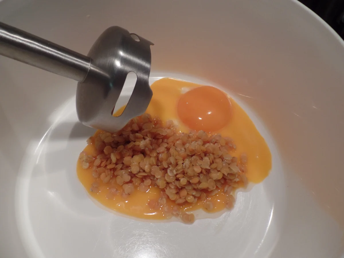 Linsenpuffer mit Joghurt-Dip - Rezept - Bild Nr. 5400