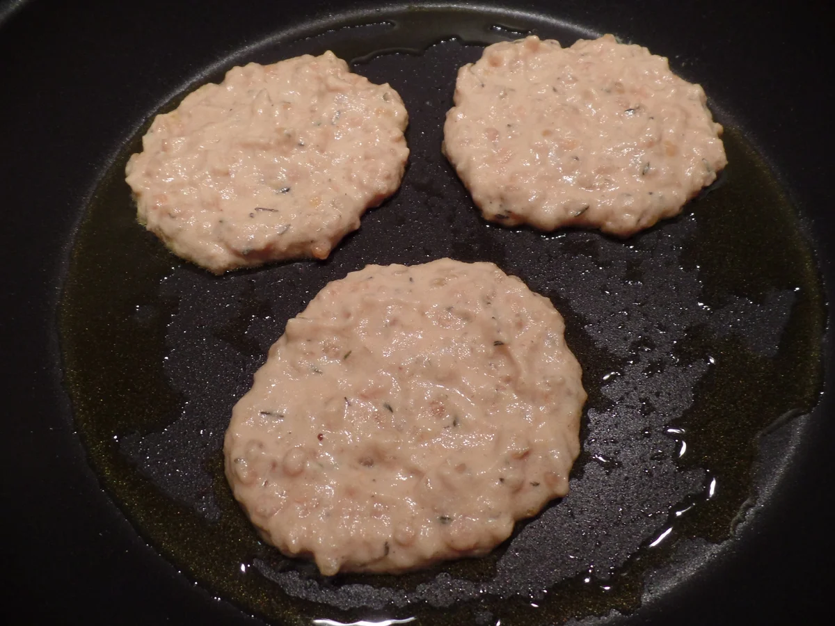 Linsenpuffer mit Joghurt-Dip - Rezept - Bild Nr. 5405