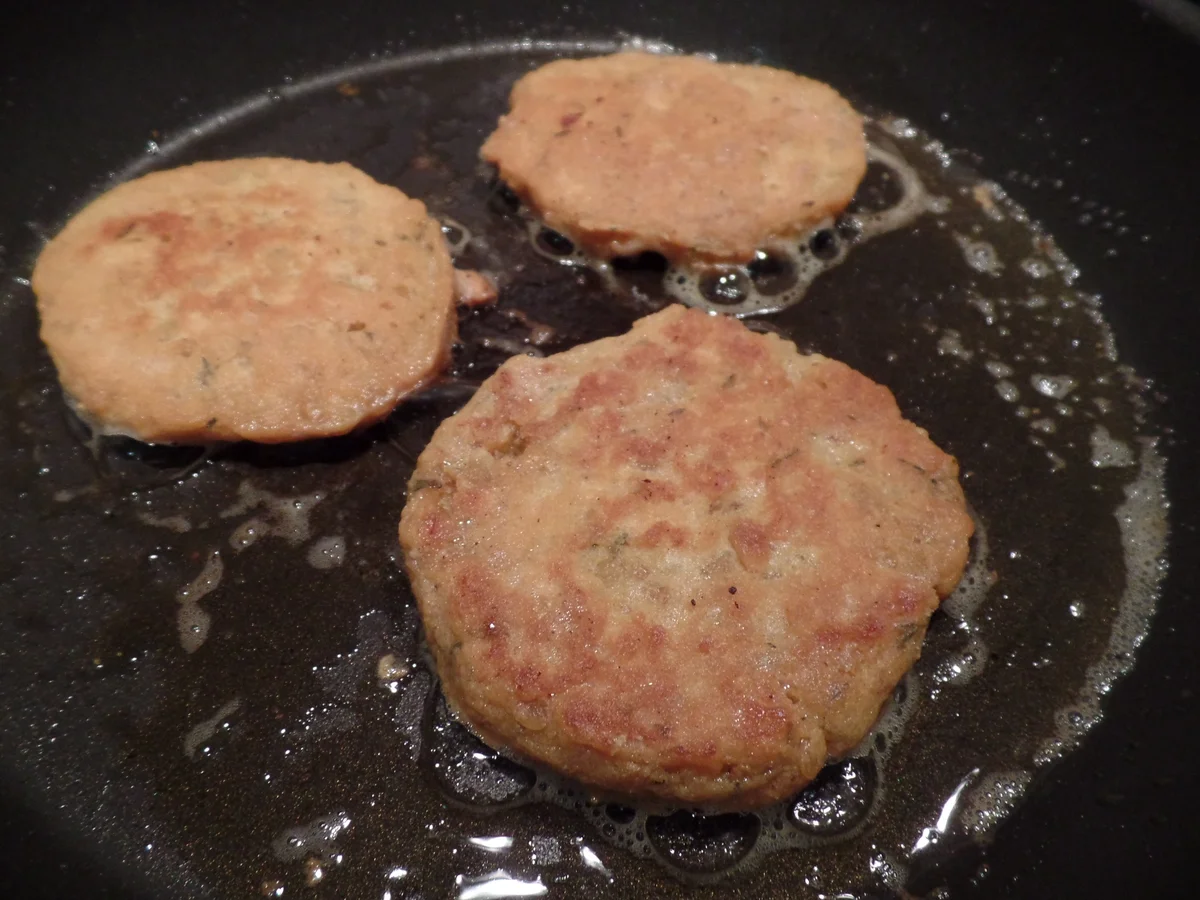 Linsenpuffer mit Joghurt-Dip - Rezept - Bild Nr. 5406