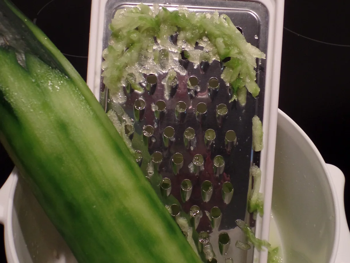 Linsenpuffer mit Joghurt-Dip - Rezept - Bild Nr. 5408