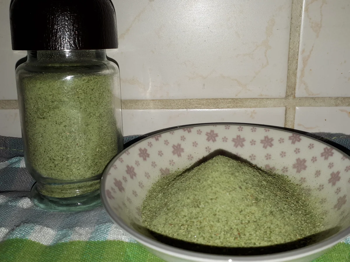 Rezept: Aromatisches Kräutersalz - universal einsetzbar Bild Nr. 5396 Aromatisches Kräutersalz - universal einsetzbar - Rezept - Bild Nr. 5396