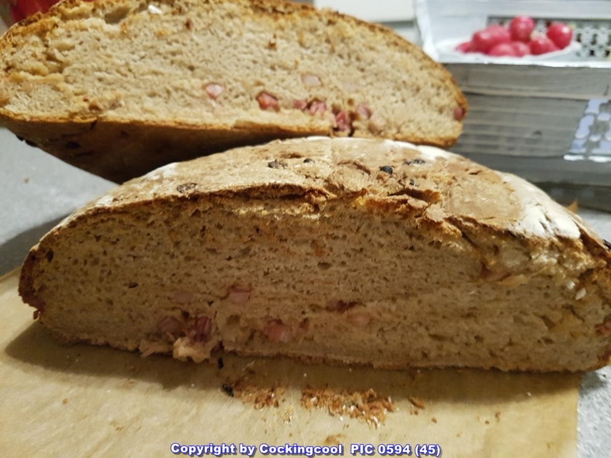 Bilder für Oma Löffel`s Brote = Deftiges Graubrot (mit Speck und Zwiebel) - Rezept