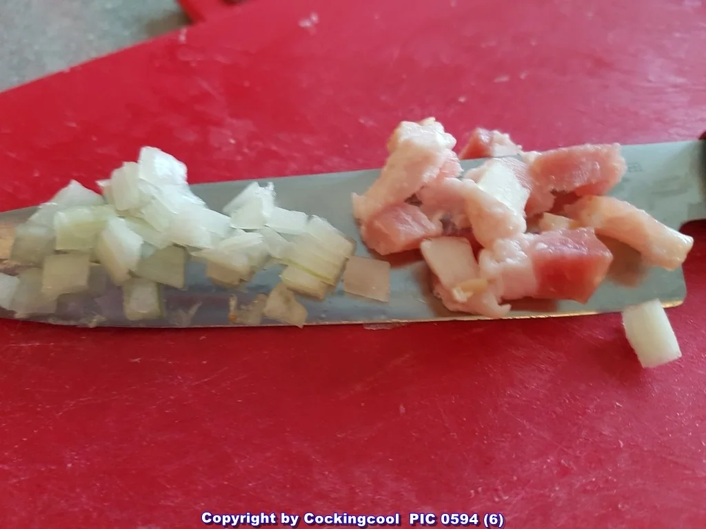 Deftiges Graubrot (mit Speck und Zwiebel) - Rezept - Bild Nr. 5429