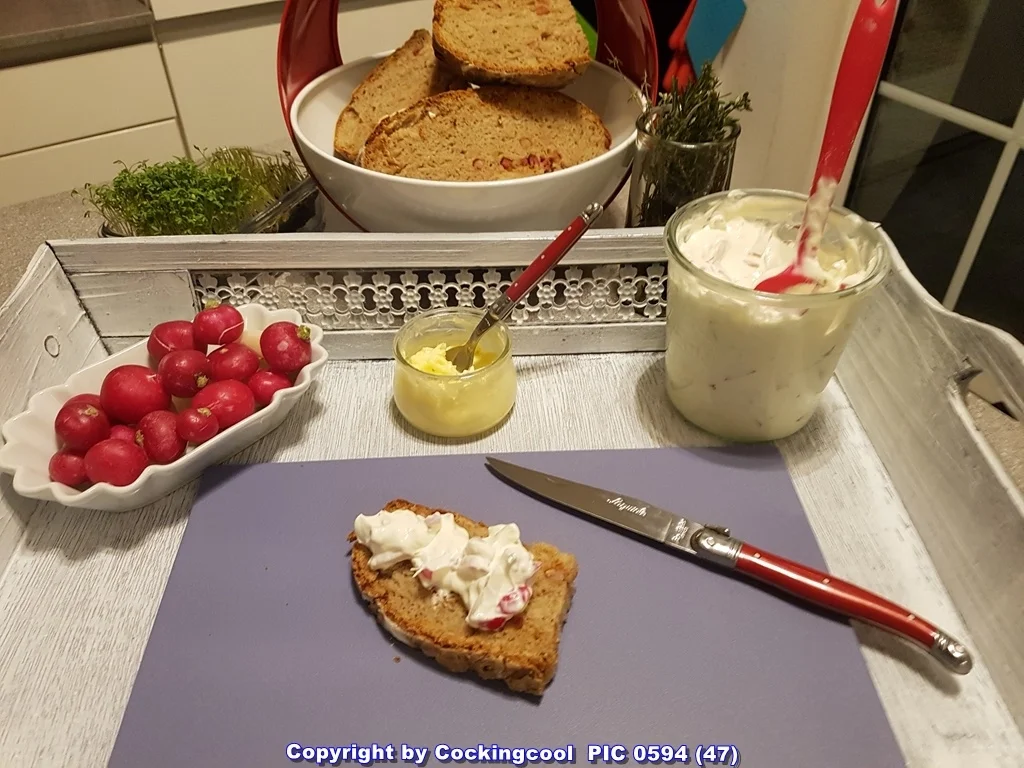 Deftiges Graubrot (mit Speck und Zwiebel) - Rezept - Bild Nr. 5461