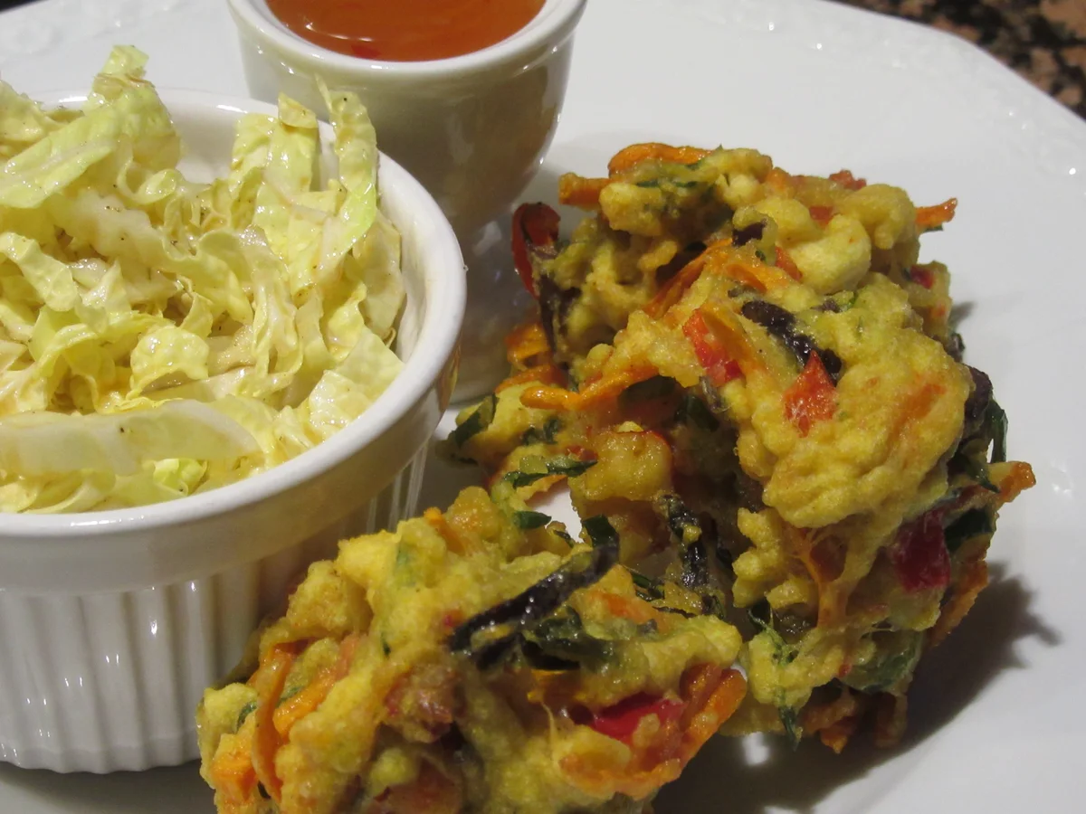 Fisch: Krebsschwänze in frittierten Gemüsekrapfen - Rezept - Bild Nr. 5424