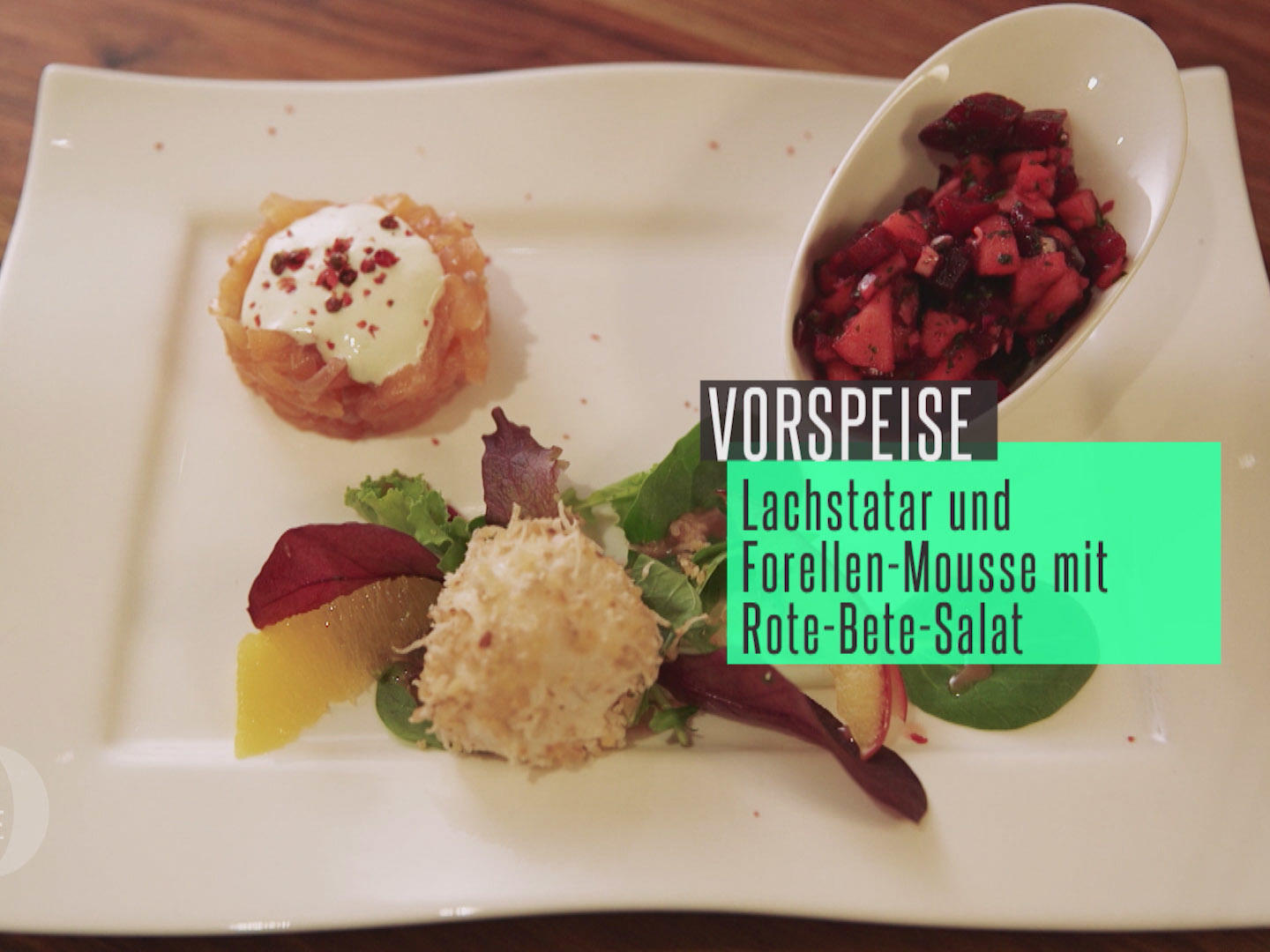 Bilder für Räucherlachstatar und Mousse von der Räucherforelle im Walnuss-Kren-Mantel - Rezept