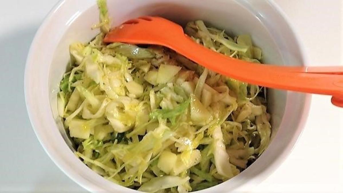 Bilder für Spitzkohlsalat So wird der Spitzkohlsalat gemacht: Rezept