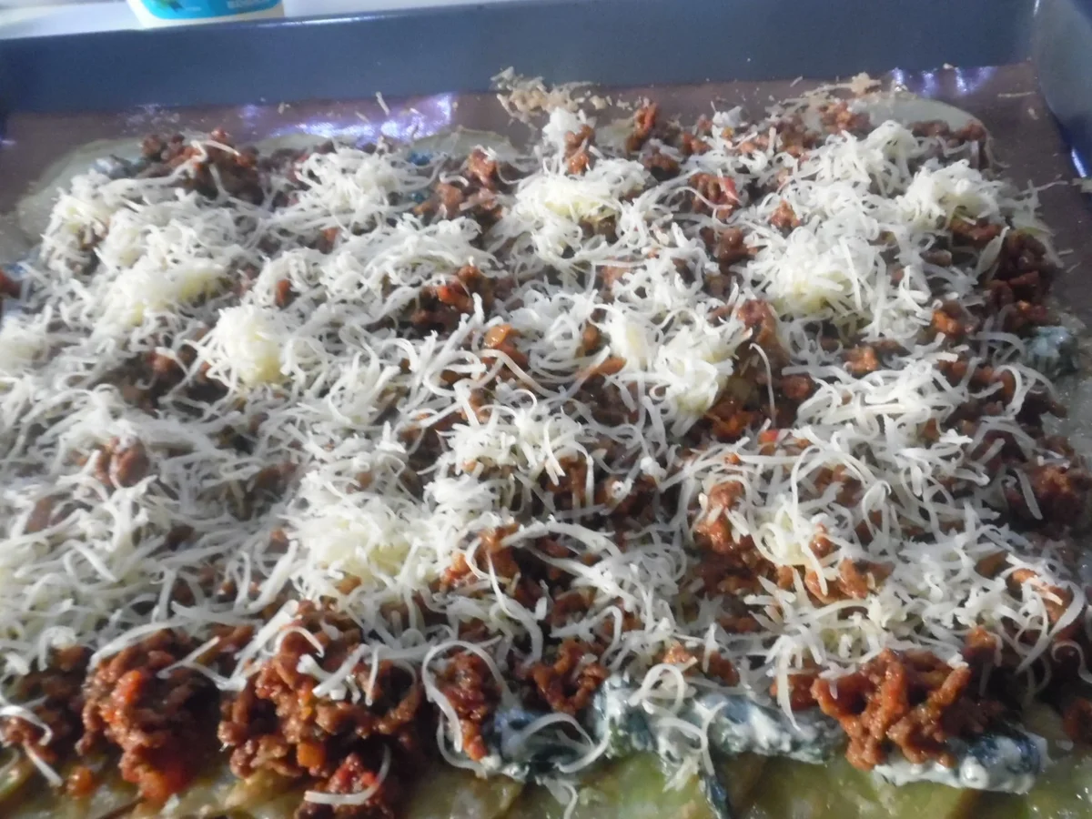 Kartoffel-Hackfleisch-Rolle mit Gurkensalat - Rezept - Bild Nr. 5425