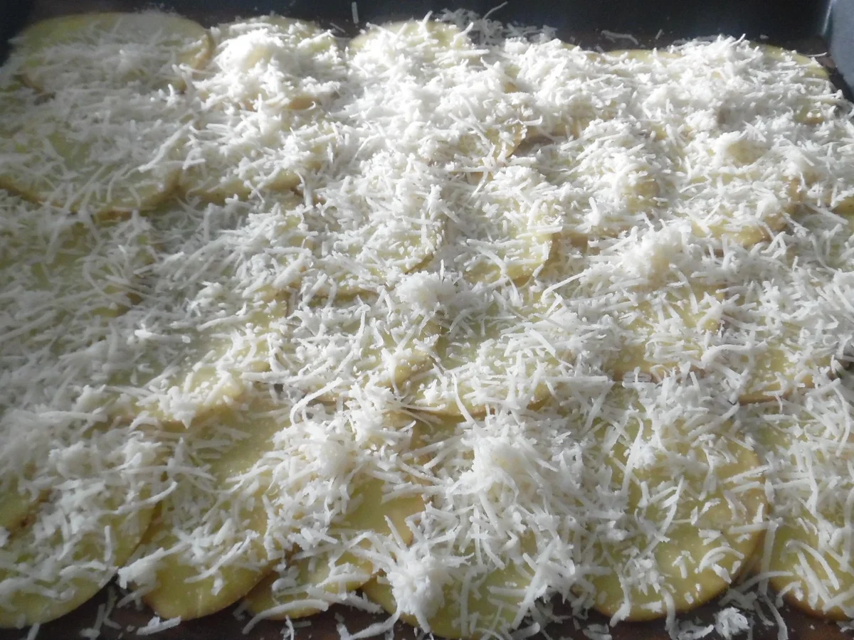 Kartoffel-Hackfleisch-Rolle mit Gurkensalat - Rezept - Bild Nr. 5428