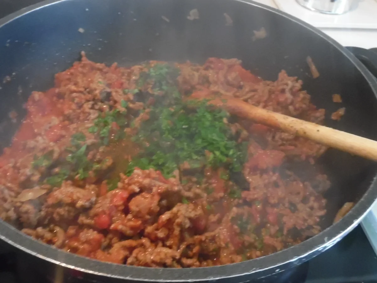 Kartoffel-Hackfleisch-Rolle mit Gurkensalat - Rezept - Bild Nr. 5431