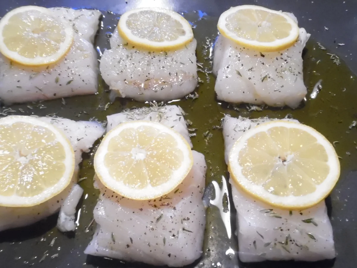 Skrei-Filet mit Rahm-Schmor-Gurken und Speck-Croutons - Rezept - Bild Nr. 4