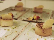 Auberginenpaste mit gezupften Kalbsnacken und Linsen garniert - Rezept - Bild Nr. 2