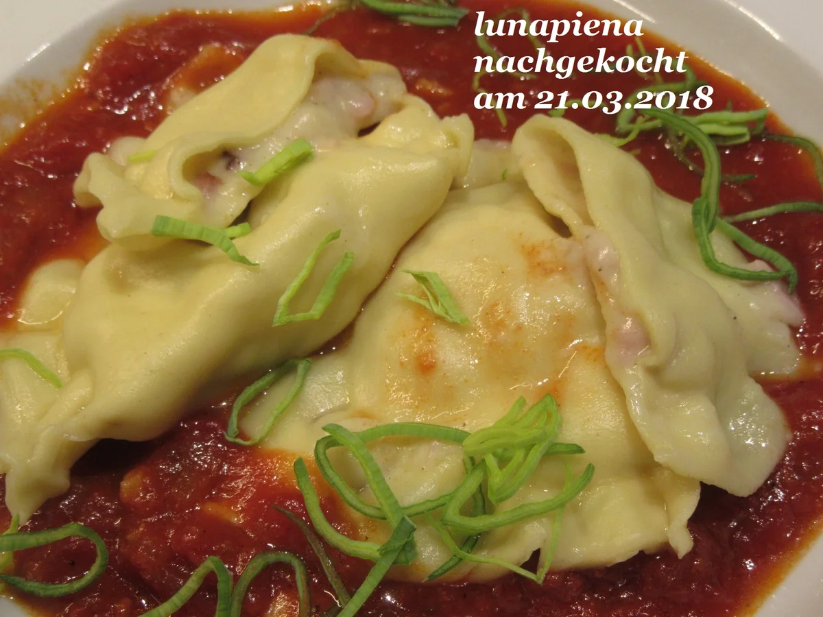 Ravioli mit Käsefüllung und Basilikum-Sahne-Soße - Rezept - Bild Nr. 5442