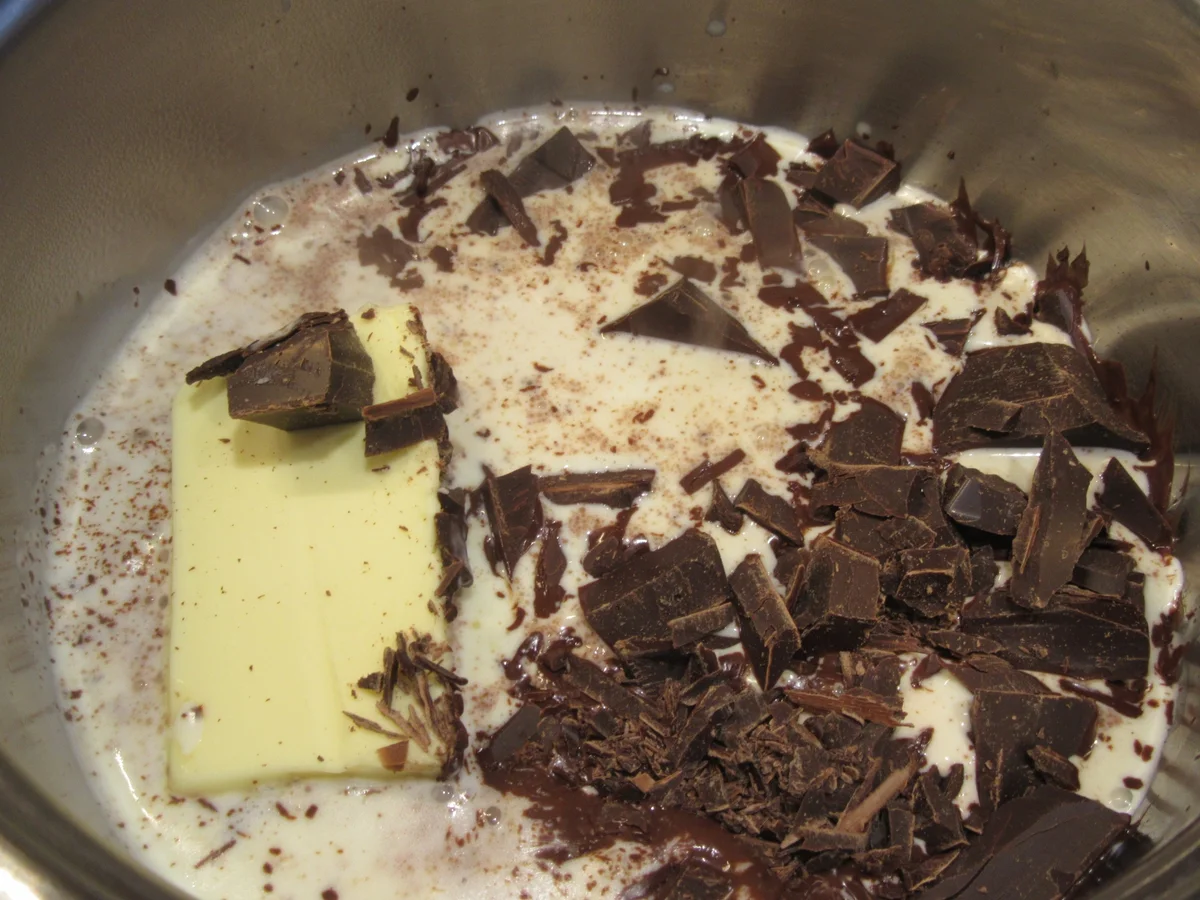 Rezept: Backen: Schokoladentorte "Sacher Art" Bild Nr. 5436 Backen: Schokoladentorte "Sacher Art" - Rezept - Bild Nr. 5436