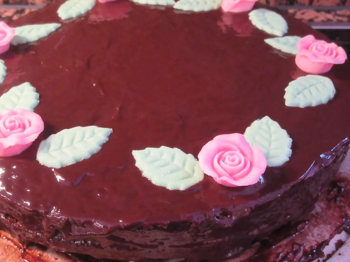 Rezept: Backen: Schokoladentorte "Sacher Art" Bild Nr. 5437 Backen: Schokoladentorte "Sacher Art" - Rezept - Bild Nr. 5437