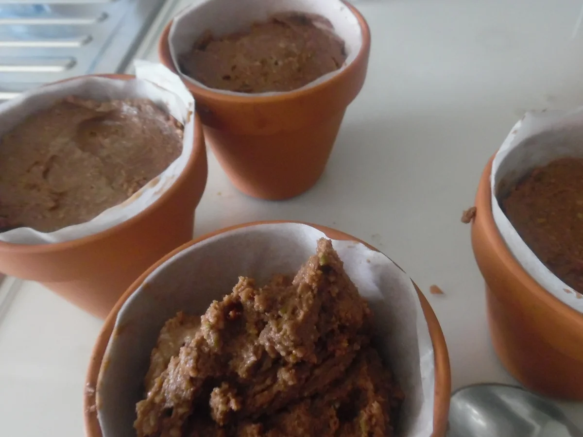 Blumentopf-Küchlein mit Pistazien und Mandeln - Rezept - Bild Nr. 5450