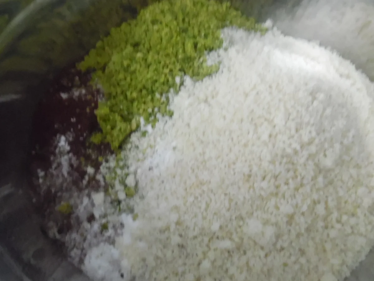 Blumentopf-Küchlein mit Pistazien und Mandeln - Rezept - Bild Nr. 5452