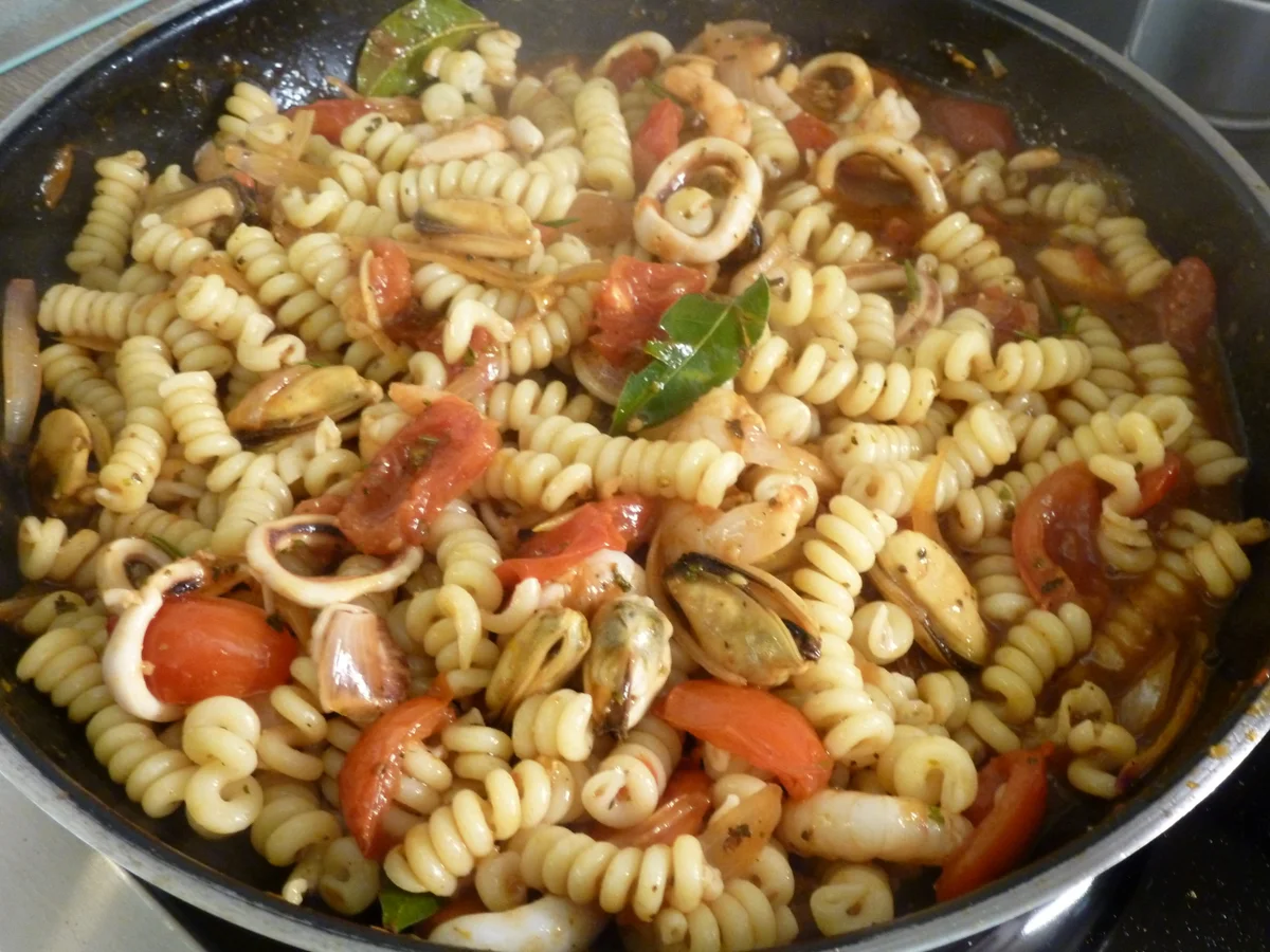 Frutti di Mare in pikanter Tomatensoße - Rezept - Bild Nr. 5460