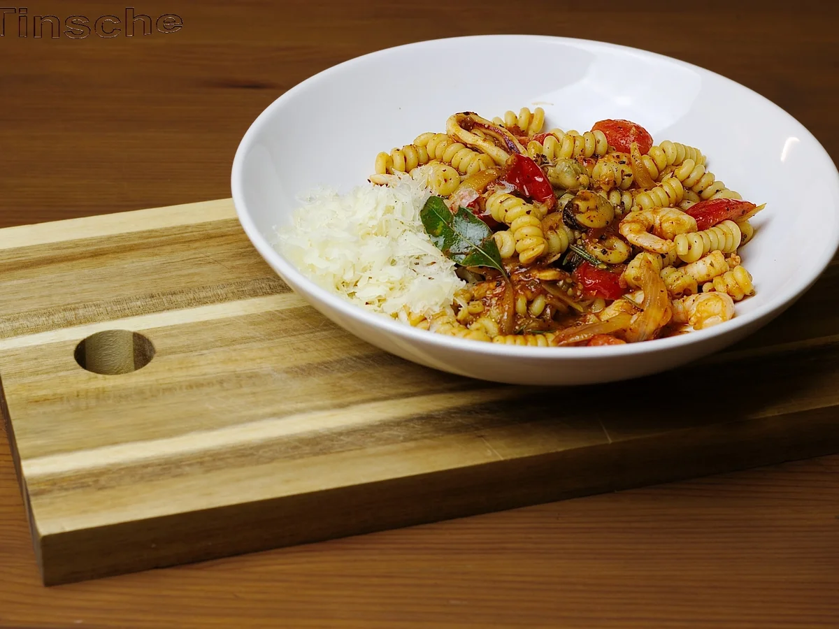 Frutti di Mare in pikanter Tomatensoße - Rezept - Bild Nr. 5461