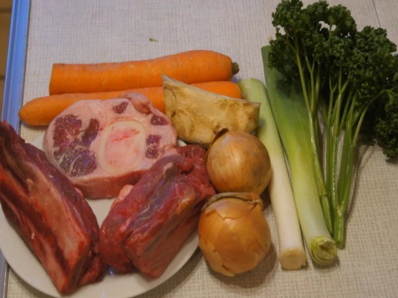 Kräftige Rindfleischsuppe mit Suppengemüse - Rezept - Bild Nr. 5469