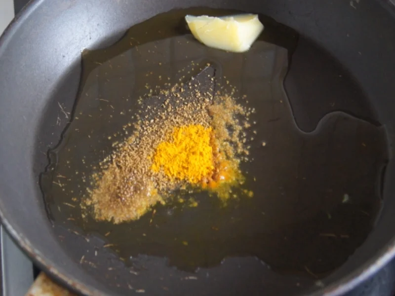 Eiercurry mit Tomaten und Fladenbrot - Rezept - Bild Nr. 5481