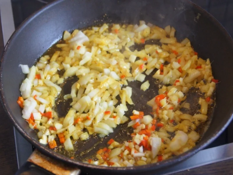 Eiercurry mit Tomaten und Fladenbrot - Rezept - Bild Nr. 5483