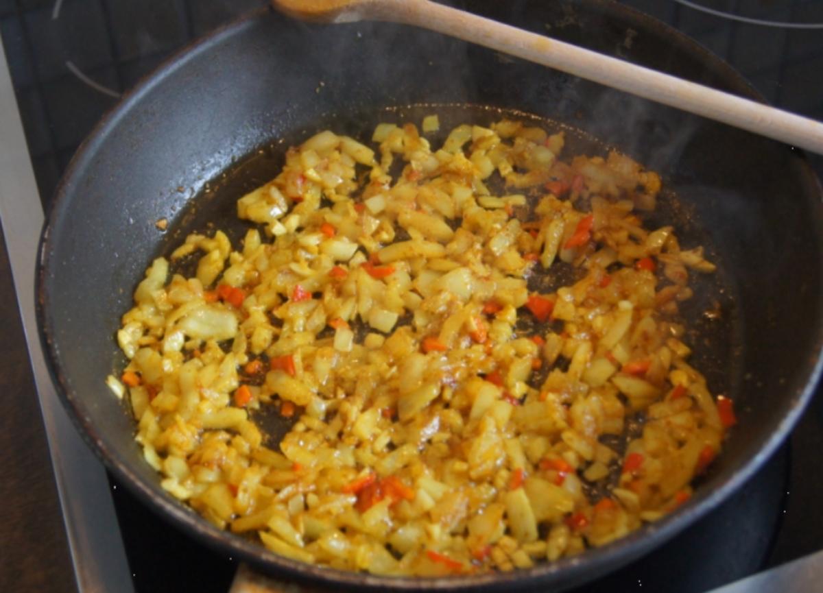 Eiercurry mit Tomaten und Fladenbrot - Rezept - Bild Nr. 5484