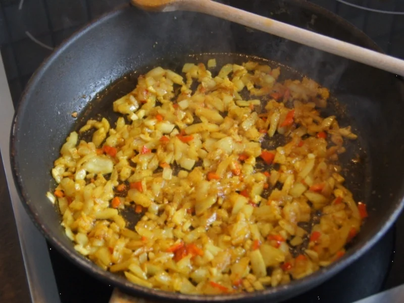 Eiercurry mit Tomaten und Fladenbrot - Rezept - Bild Nr. 5484