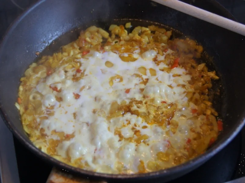 Eiercurry mit Tomaten und Fladenbrot - Rezept - Bild Nr. 5486