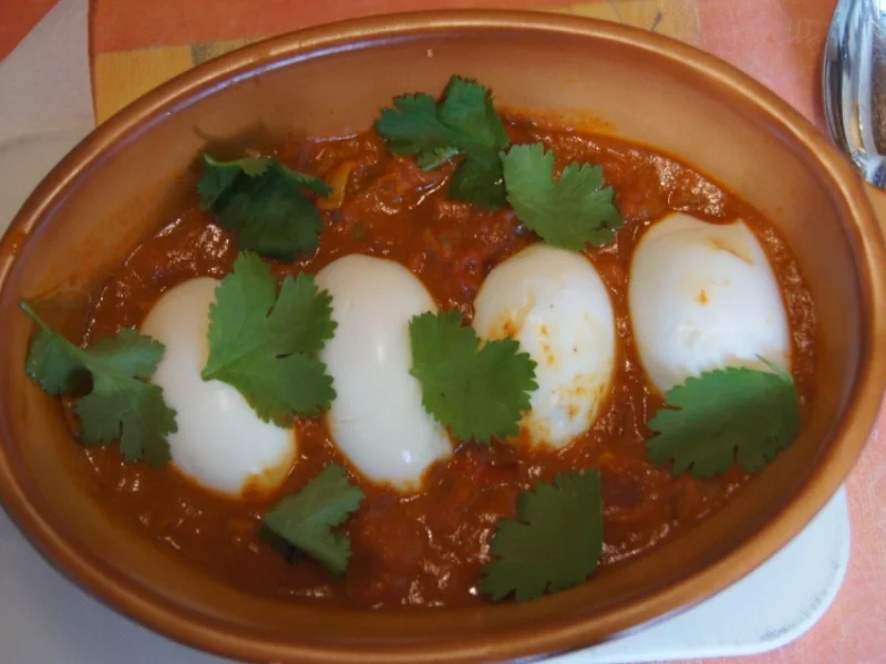 Eiercurry mit Tomaten und Fladenbrot - Rezept - Bild Nr. 5491