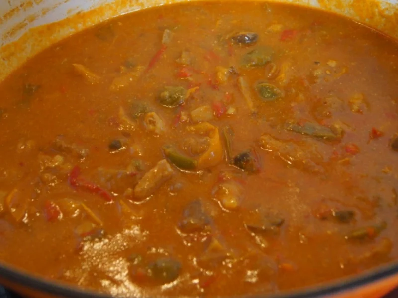 Schweine-Rahm-Gulasch mit Paprikamix und Champignons - Rezept - Bild Nr. 5497