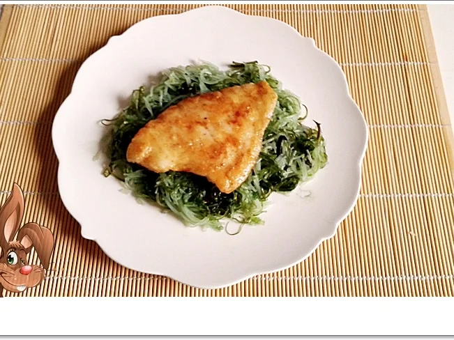 Gebratene Schollen-Filets  auf  Wakame - Glasnudeln Salat - Rezept - Bild Nr. 5497