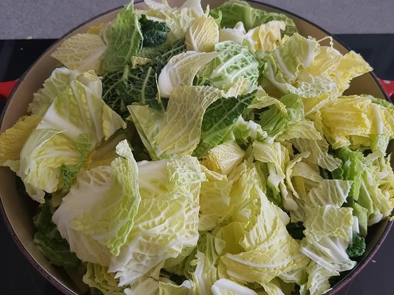 "Wirsingeintopf" mit Kalbsbratwurst - Rezept - Bild Nr. 3