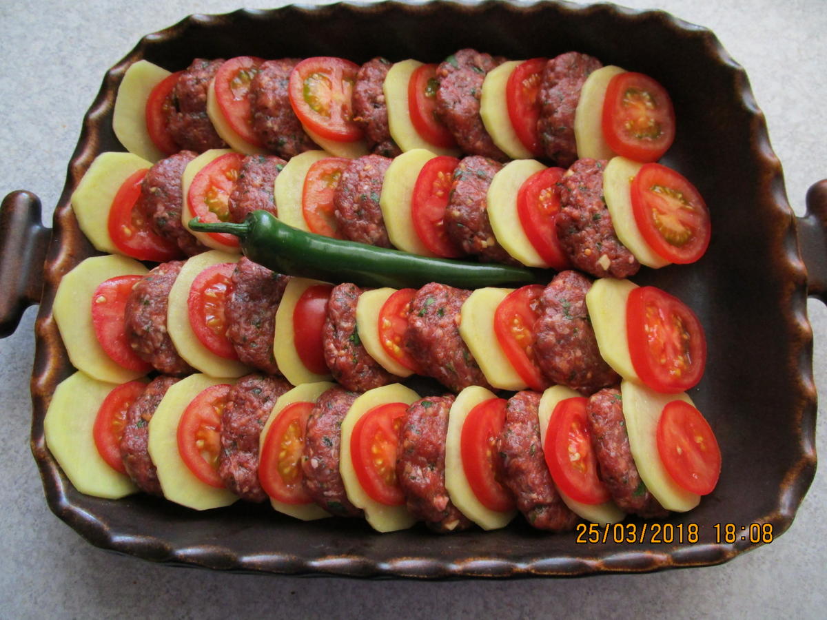 Hackbällchen-Tomaten-Auflauf - Rezept - Bild Nr. 5498