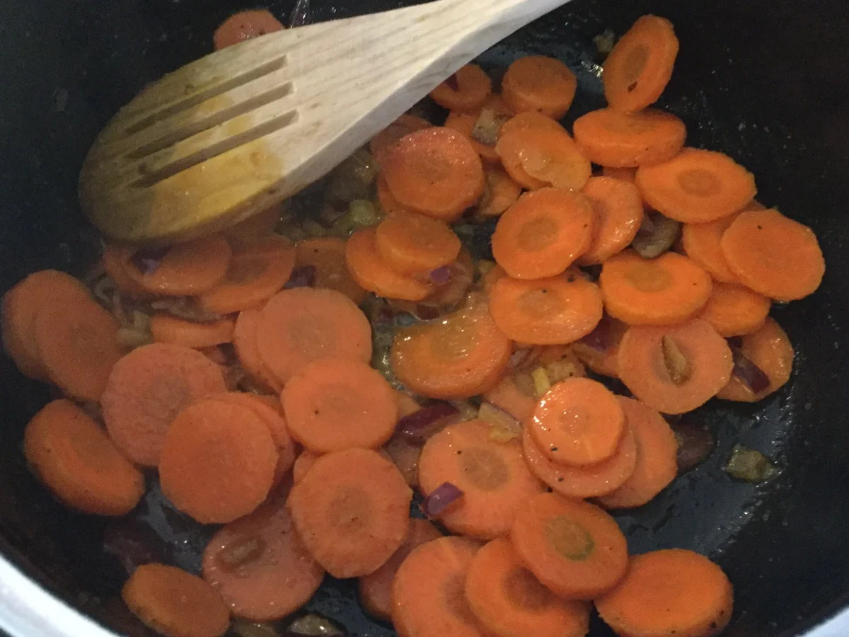 Rezept: Kurkuma-Reis mit Möhren-Ingwer-Soße Bild Nr. 5486 Kurkuma-Reis mit Möhren-Ingwer-Soße - Rezept - Bild Nr. 5486