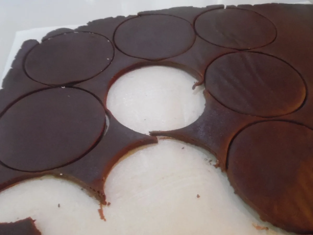 Schwarz-Weiss-Gebäck-Blumen - Rezept - Bild Nr. 5490