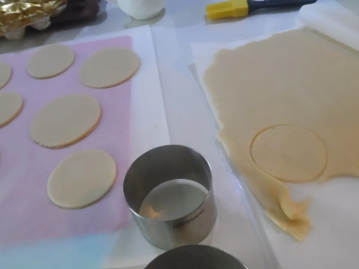 Schwarz-Weiss-Gebäck-Blumen - Rezept - Bild Nr. 5491