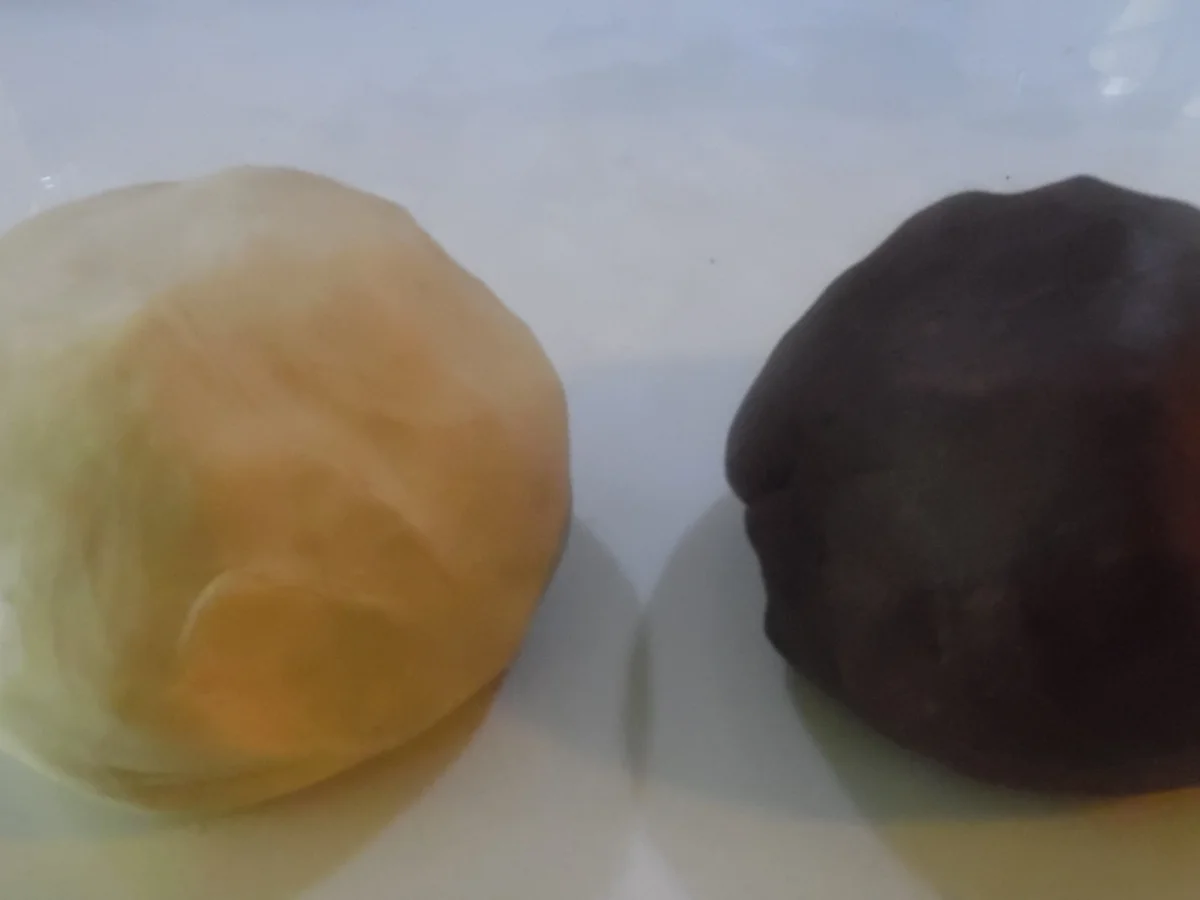 Schwarz-Weiss-Gebäck-Blumen - Rezept - Bild Nr. 5494