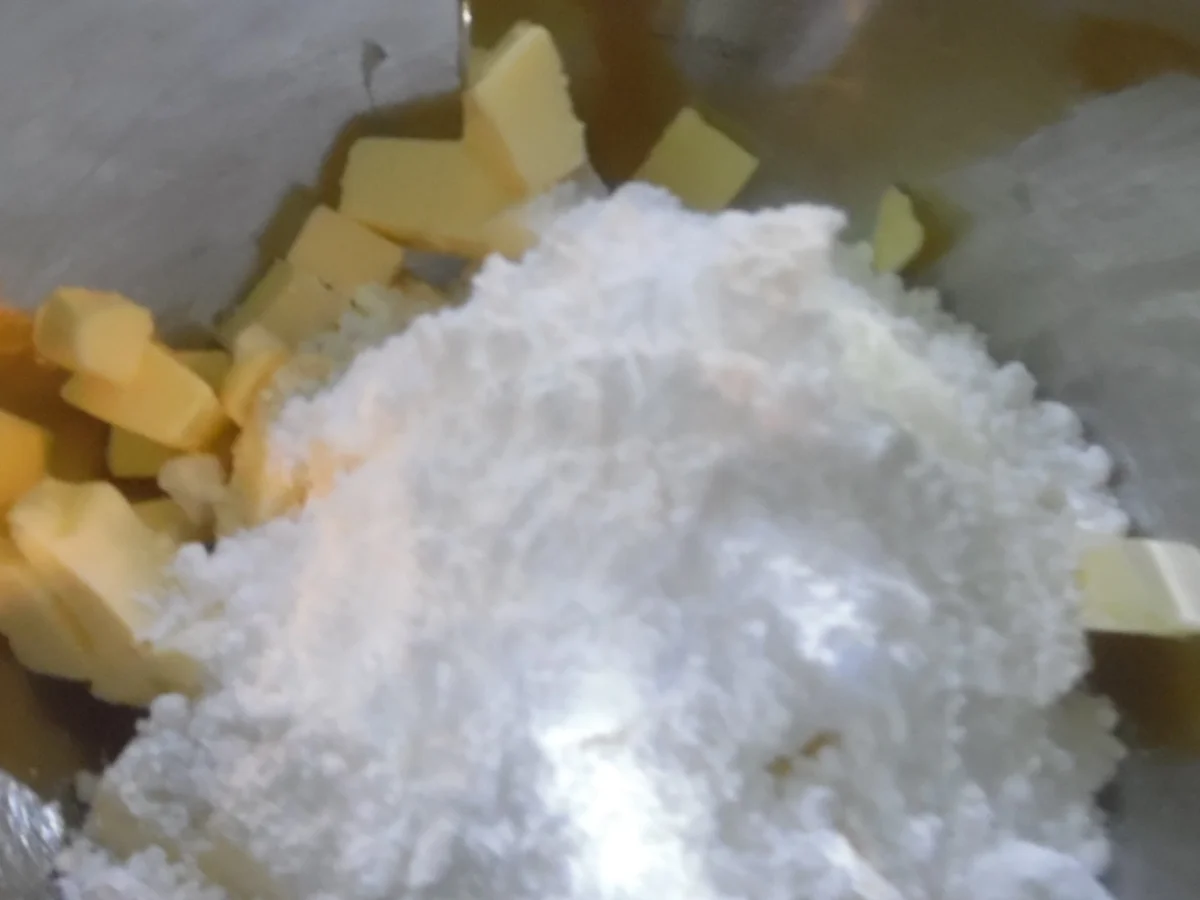 Schwarz-Weiss-Gebäck-Blumen - Rezept - Bild Nr. 5497