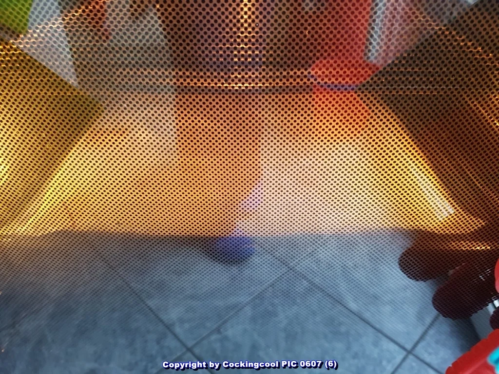 "Biskuitrolle" mit Erdbeer-Sahnefüllung sowie Schokotopping - Rezept - Bild Nr. 5492